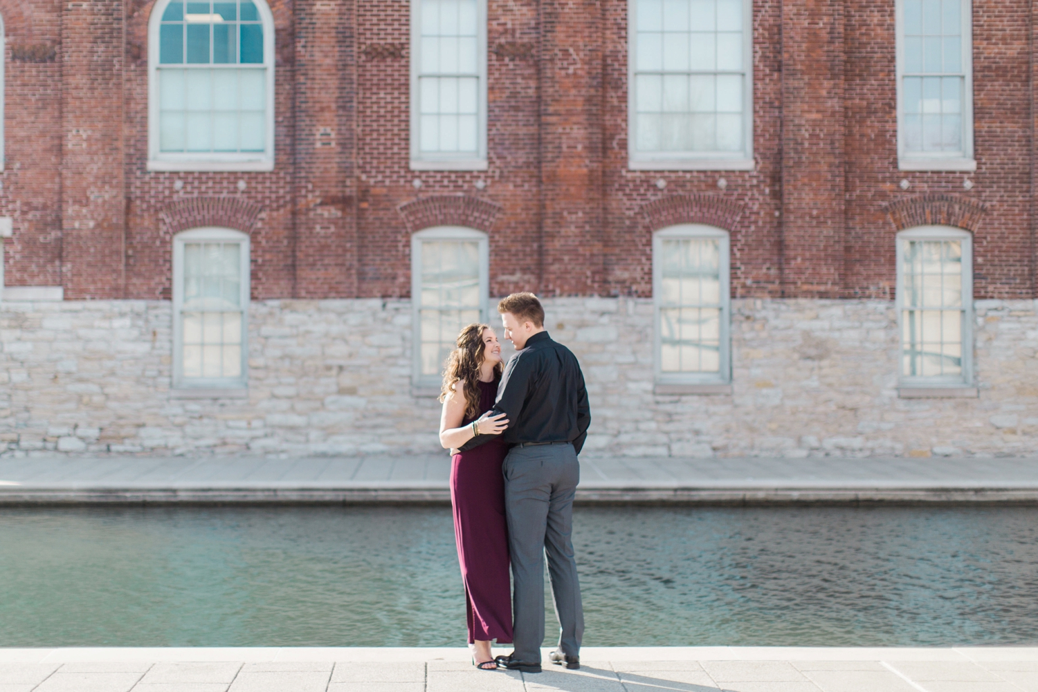 downtown-indianapolis-engagement-shoot_5945.jpg