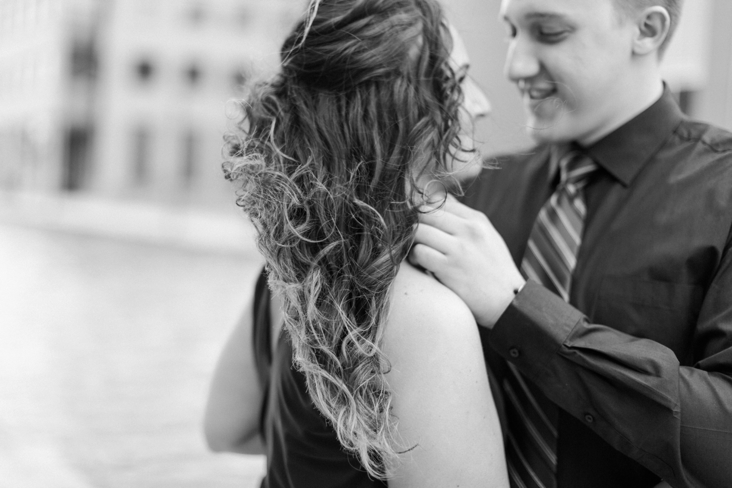 downtown-indianapolis-engagement-shoot_5964.jpg