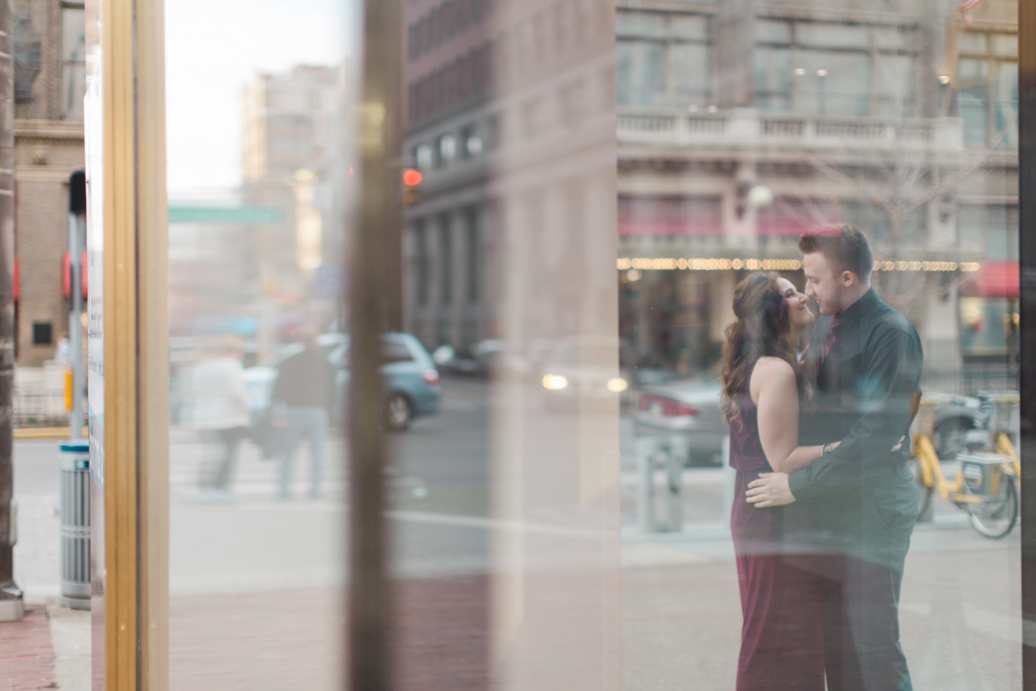 downtown-indianapolis-engagement-shoot_5987.jpg