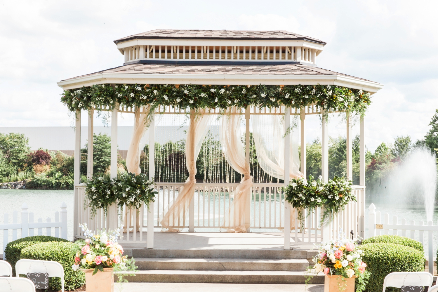 Wedding-at-The-Savannah-Center-West-Chester-Ohio-Photography-Chloe-Luka-Photography_7477.jpg
