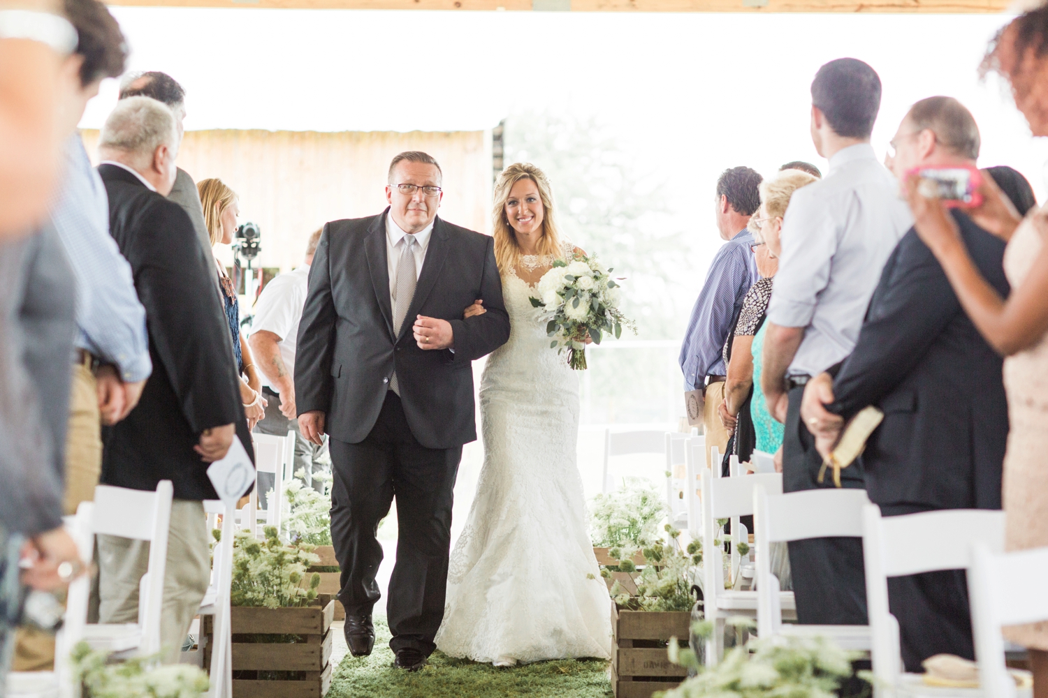Barn-on-Maryland-Ridge-Indiana-Wedding-Photography-Chloe-Luka-Photography_7869.jpg