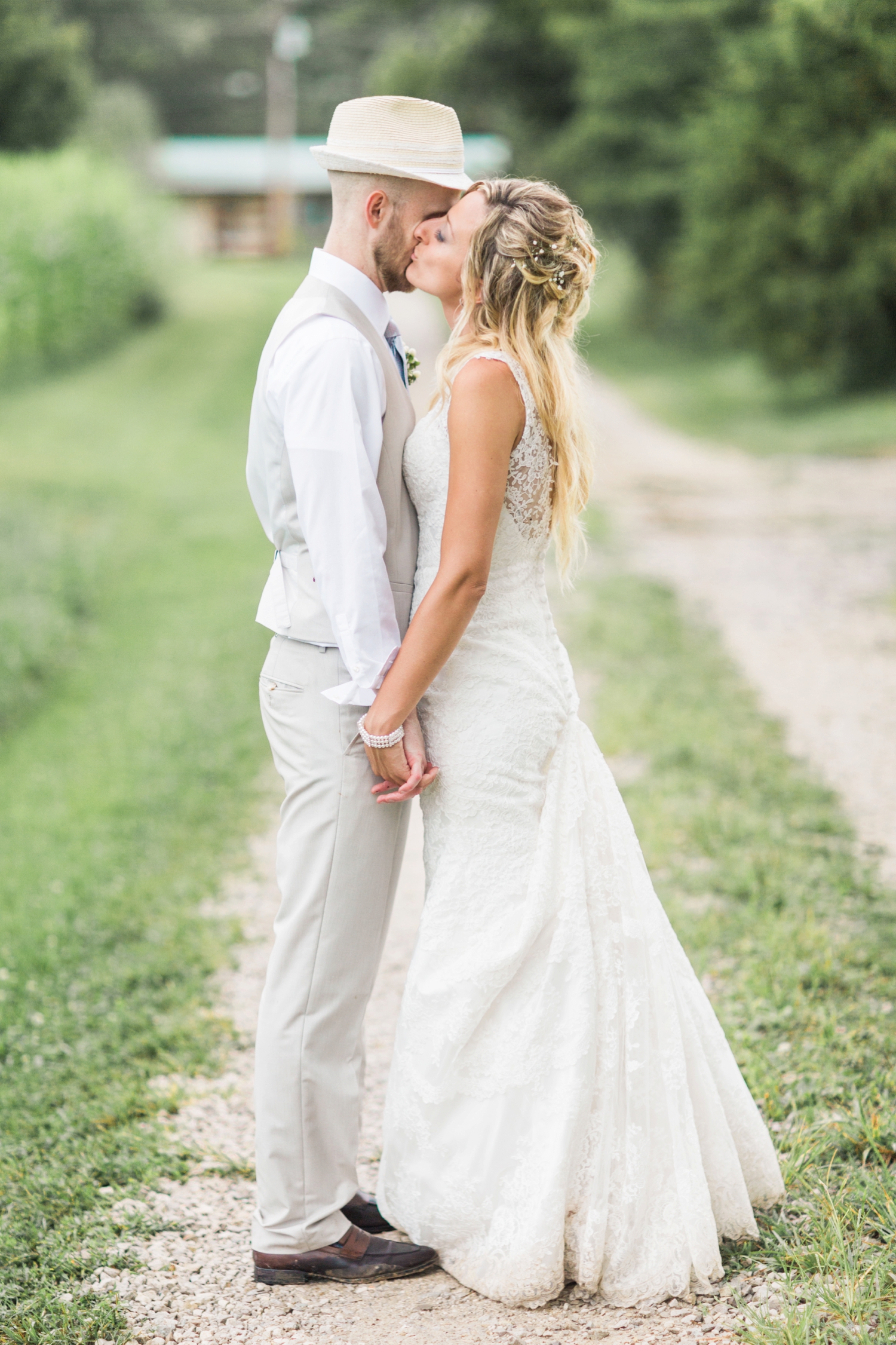 Barn-on-Maryland-Ridge-Indiana-Wedding-Photography-Chloe-Luka-Photography_7912.jpg