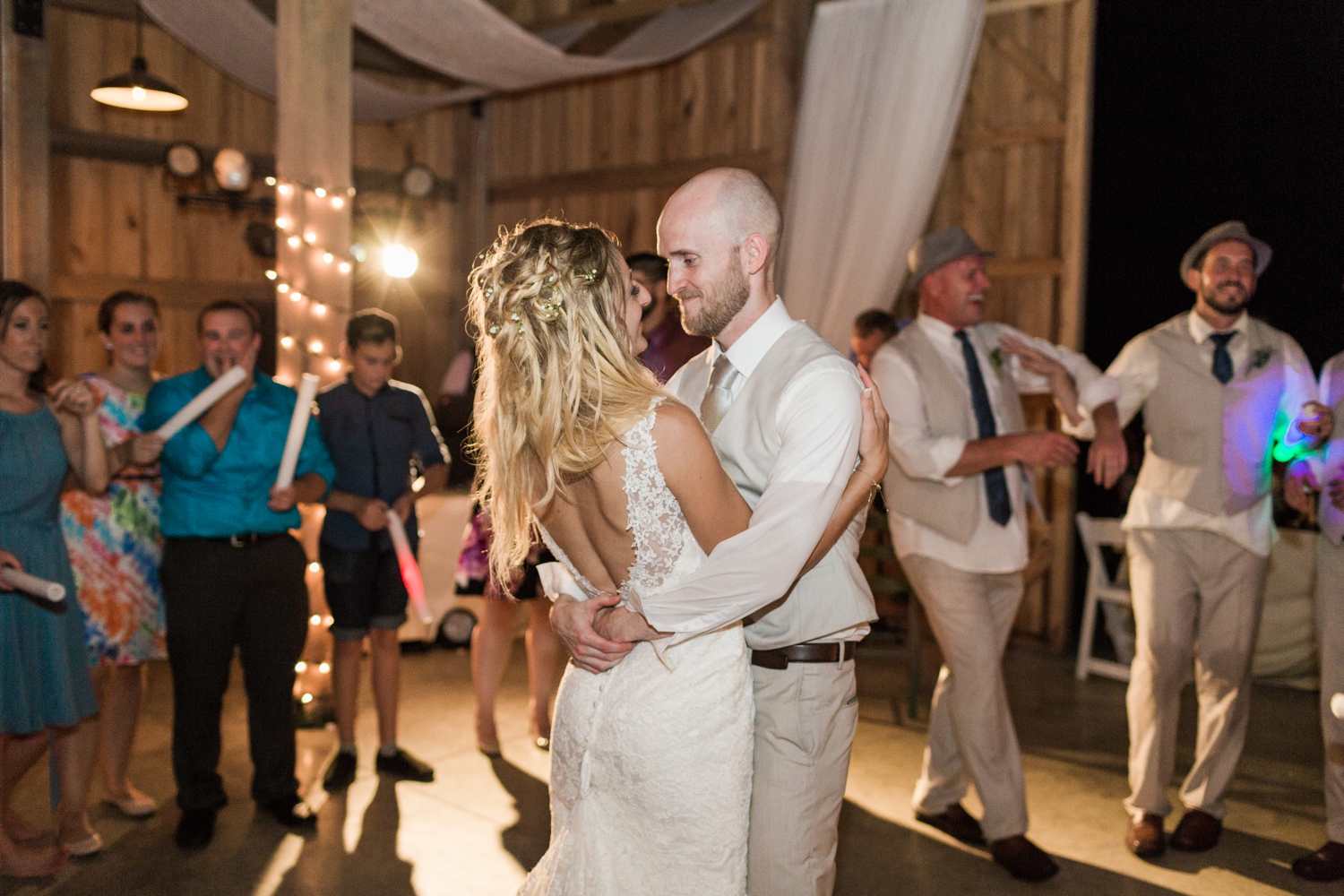 Barn-on-Maryland-Ridge-Indiana-Wedding-Photography-Chloe-Luka-Photography_7921.jpg