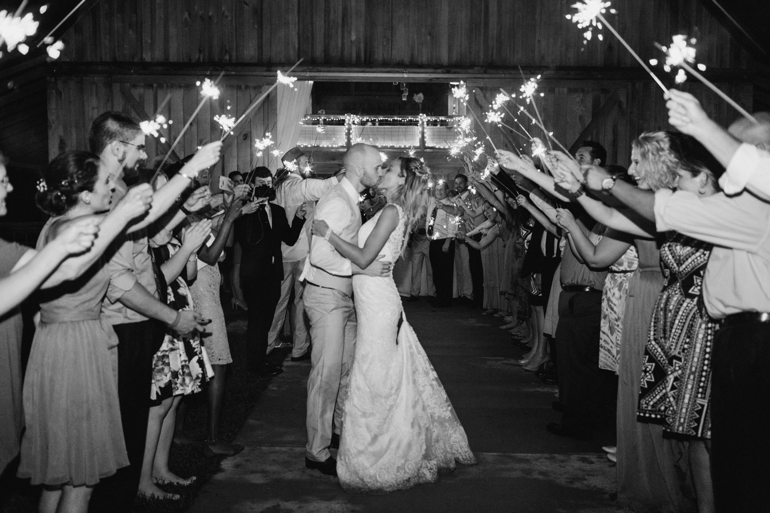 Barn-on-Maryland-Ridge-Indiana-Wedding-Photography-Chloe-Luka-Photography_7923.jpg