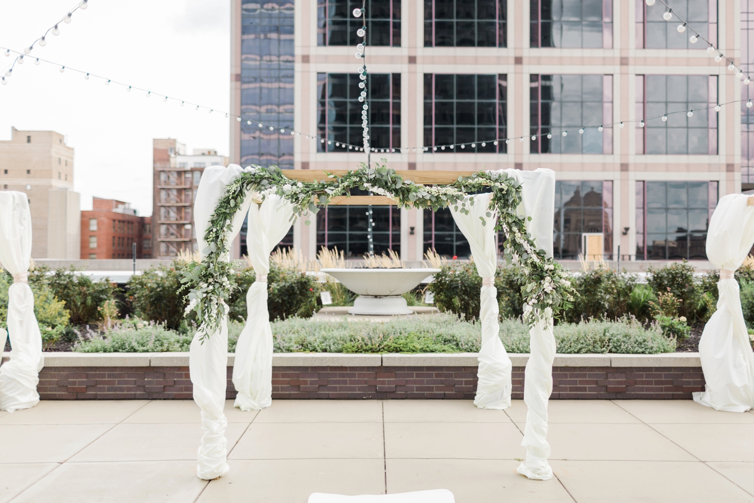 regions-tower-rooftop-wedding-downtown-indianapolis_0798.jpg