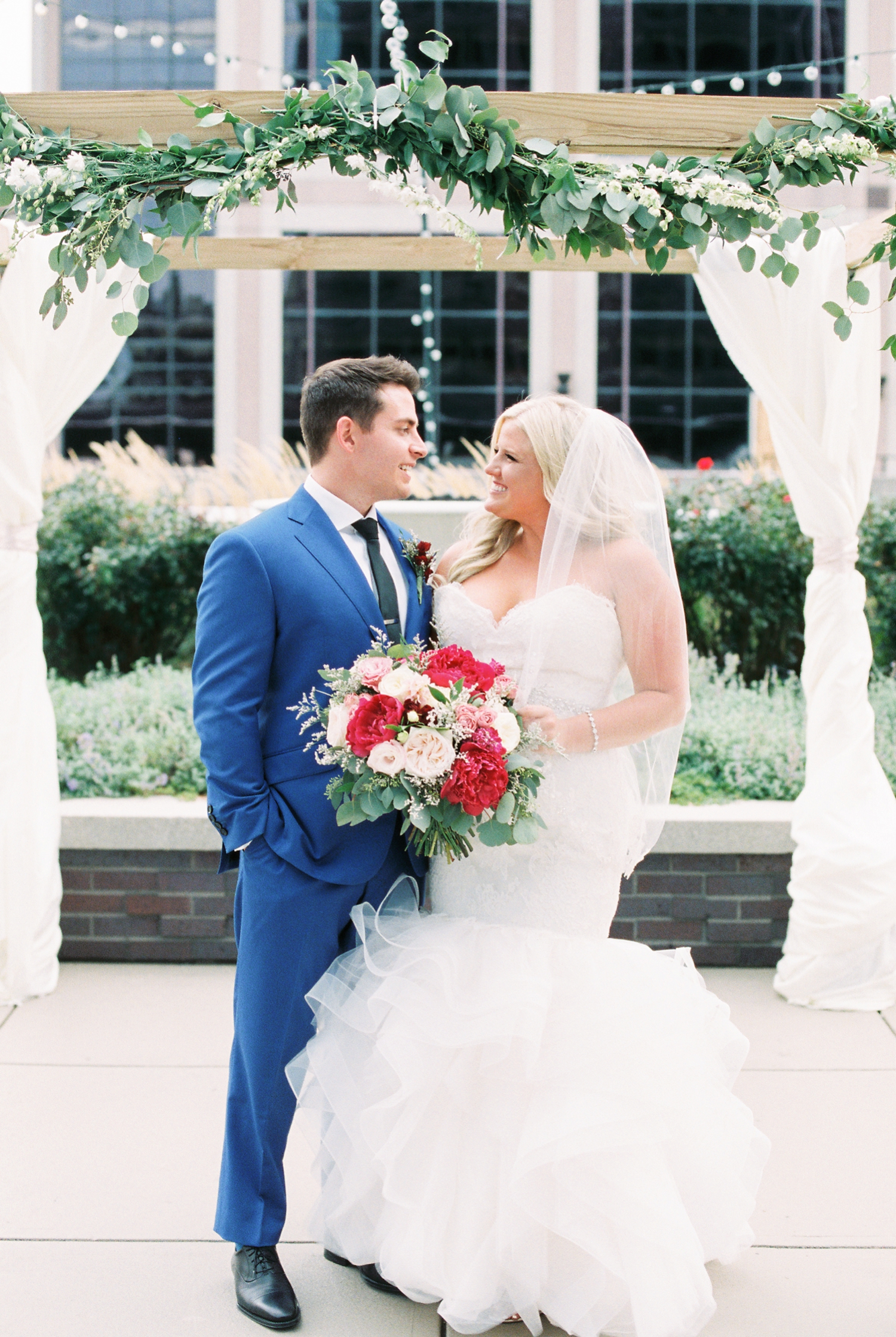 regions-tower-rooftop-wedding-downtown-indianapolis_0815.jpg