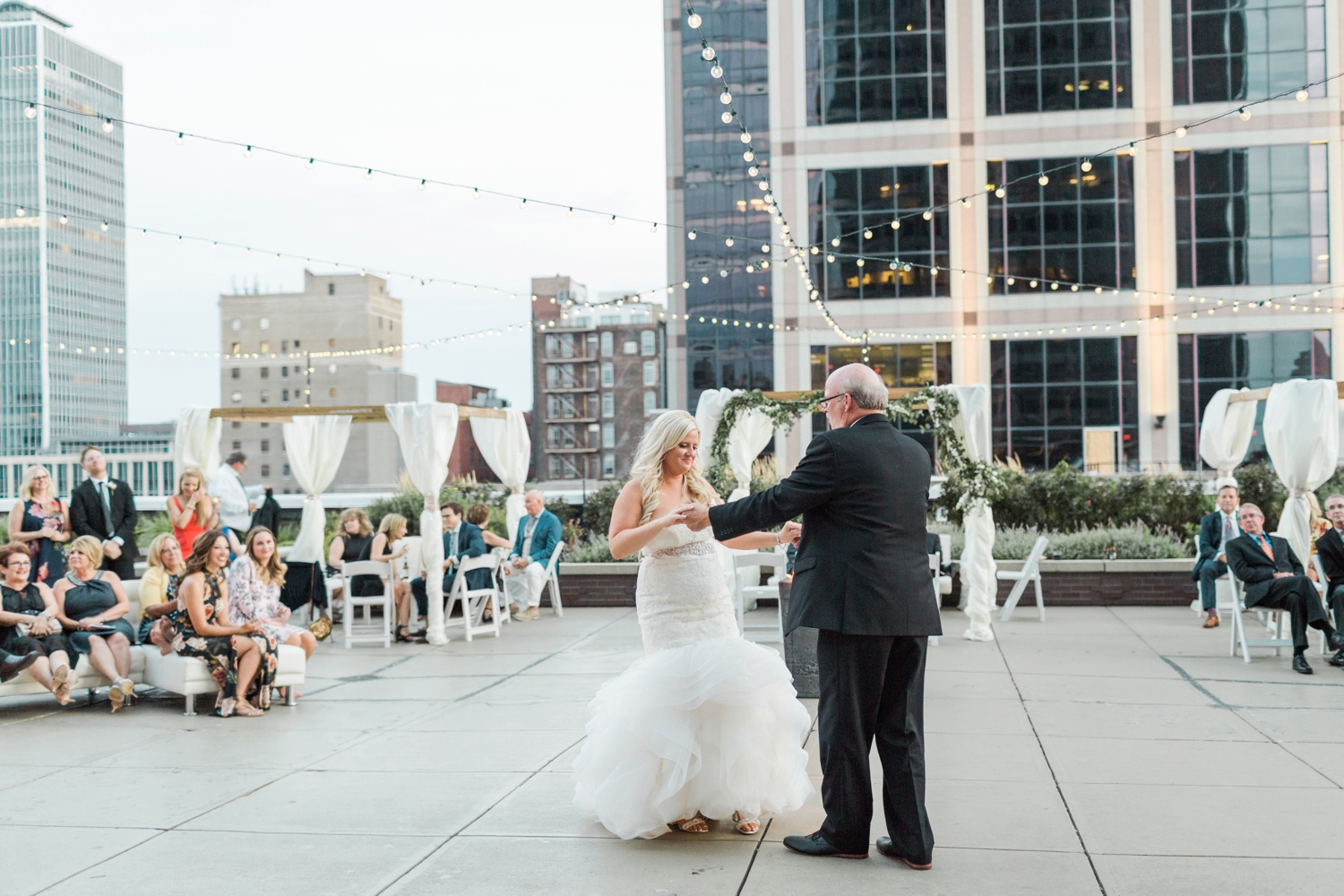 regions-tower-rooftop-wedding-downtown-indianapolis_0860.jpg