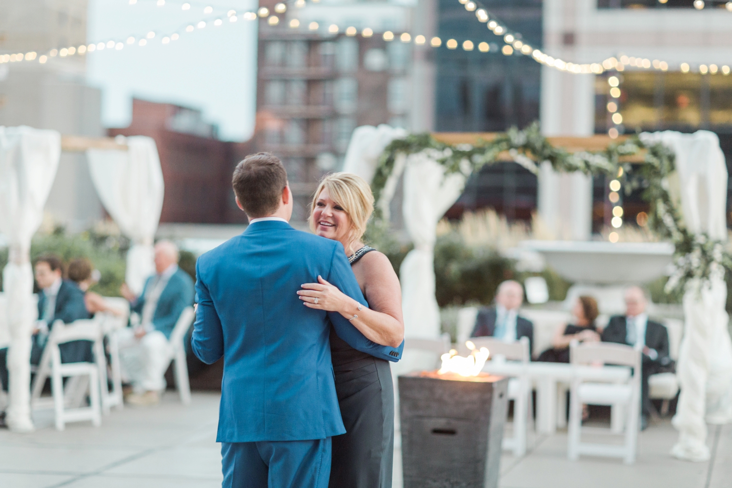 regions-tower-rooftop-wedding-downtown-indianapolis_0862.jpg