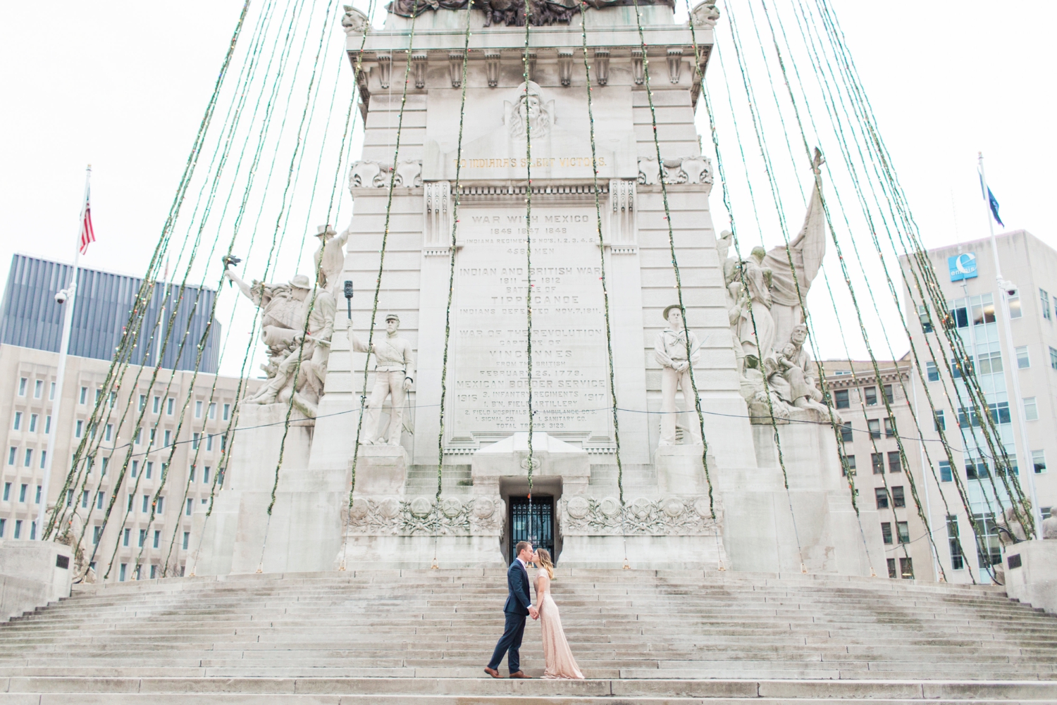 monument-circle-downtown-indianapolis-indiana-engagement-session_9436.jpg