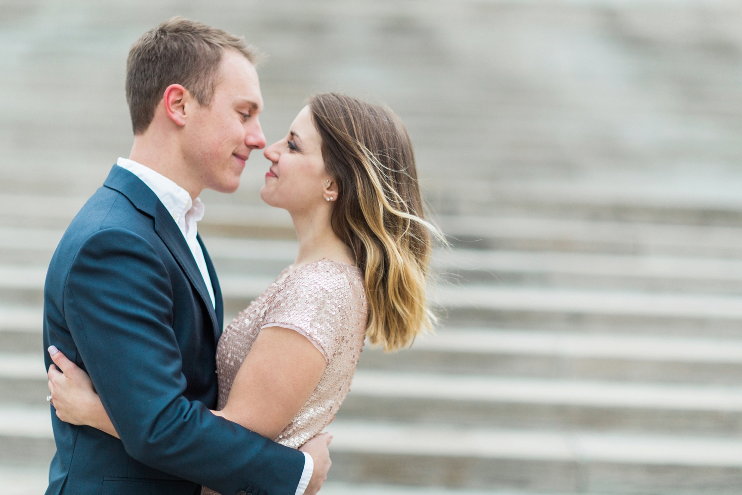 monument-circle-downtown-indianapolis-indiana-engagement-session_9452.jpg