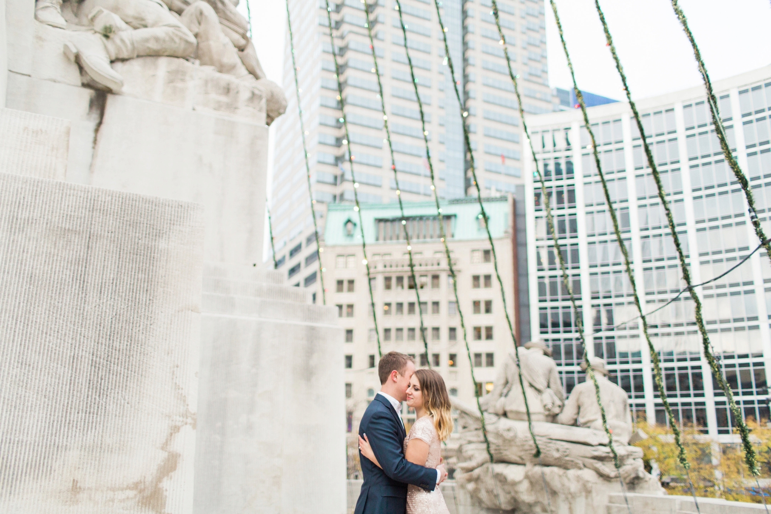 monument-circle-downtown-indianapolis-indiana-engagement-session_9458.jpg