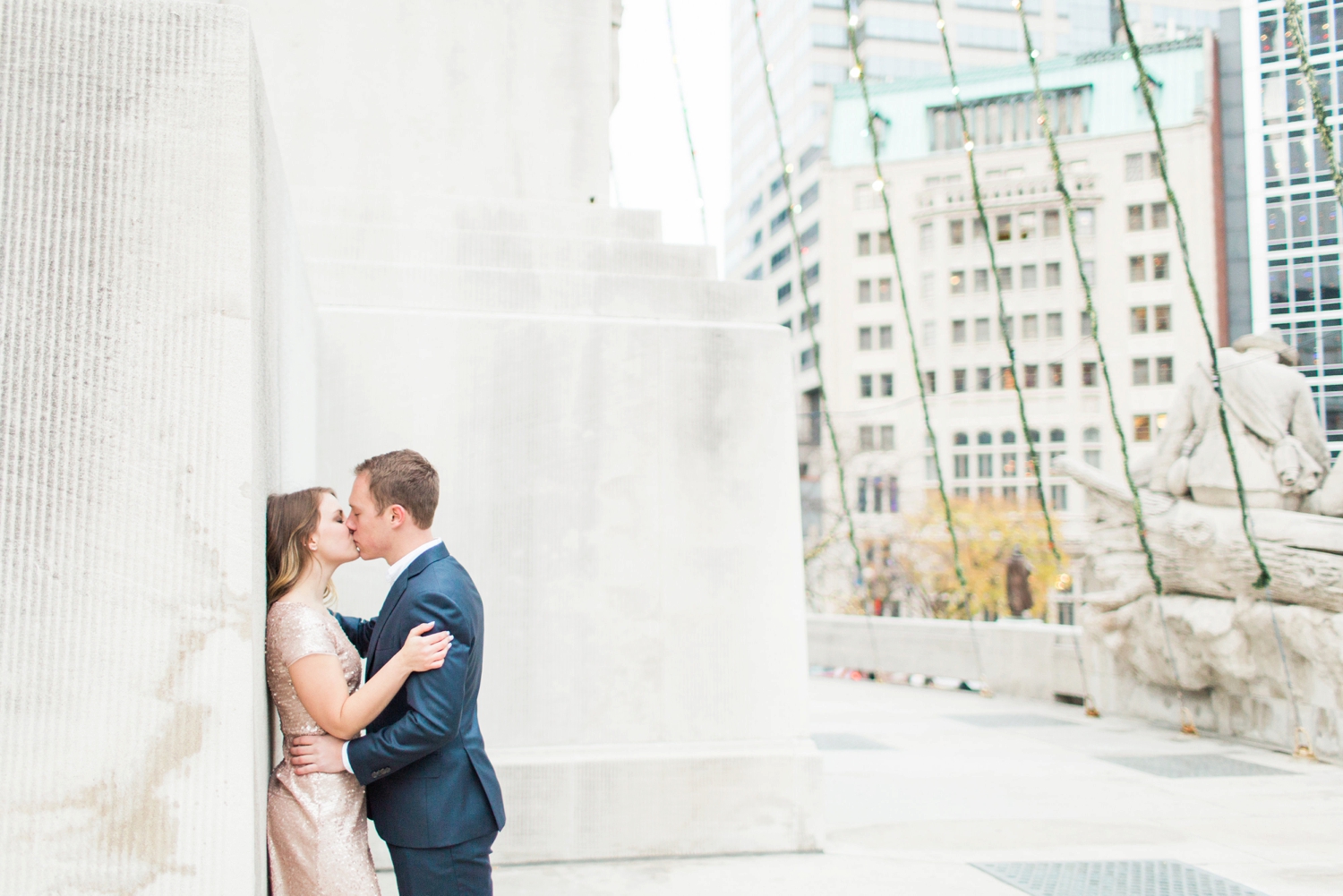 monument-circle-downtown-indianapolis-indiana-engagement-session_9462.jpg