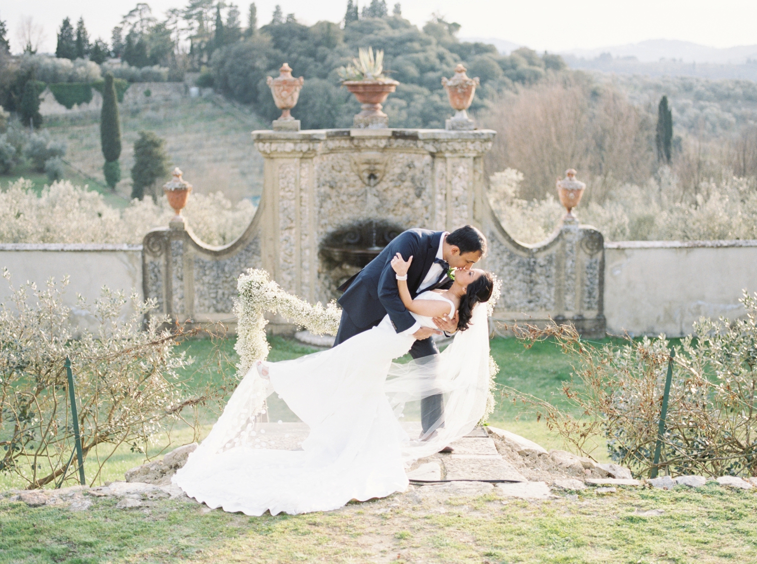 fine-art-film-florence-italy-wedding-photographer-villa-medicea-di-lilliano_3267.jpg