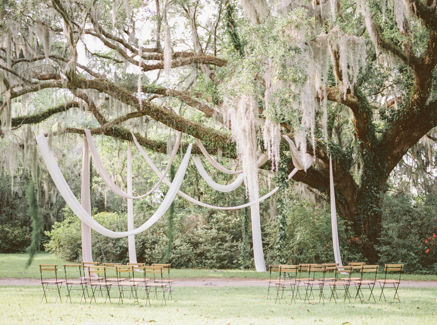 Charleston-South-Carolina-Beautiful-Film-Wedding-Photographer-Magnolia-Plantation-and-Gardens-Wedding-Photos_5104.jpg