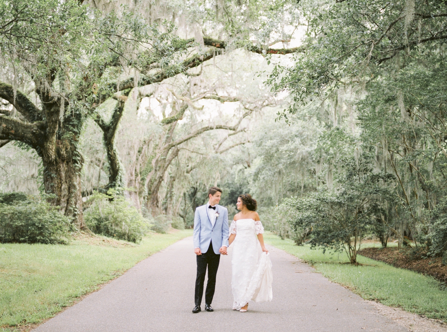 Charleston-South-Carolina-Beautiful-Film-Wedding-Photographer-Magnolia-Plantation-and-Gardens-Wedding-Photos_5132.jpg