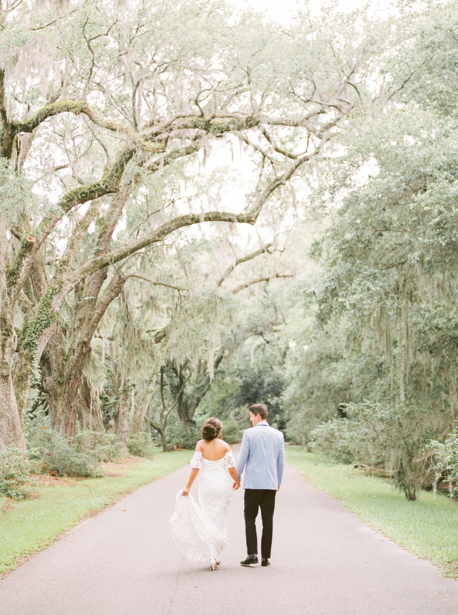 Charleston-South-Carolina-Beautiful-Film-Wedding-Photographer-Magnolia-Plantation-and-Gardens-Wedding-Photos_5141.jpg