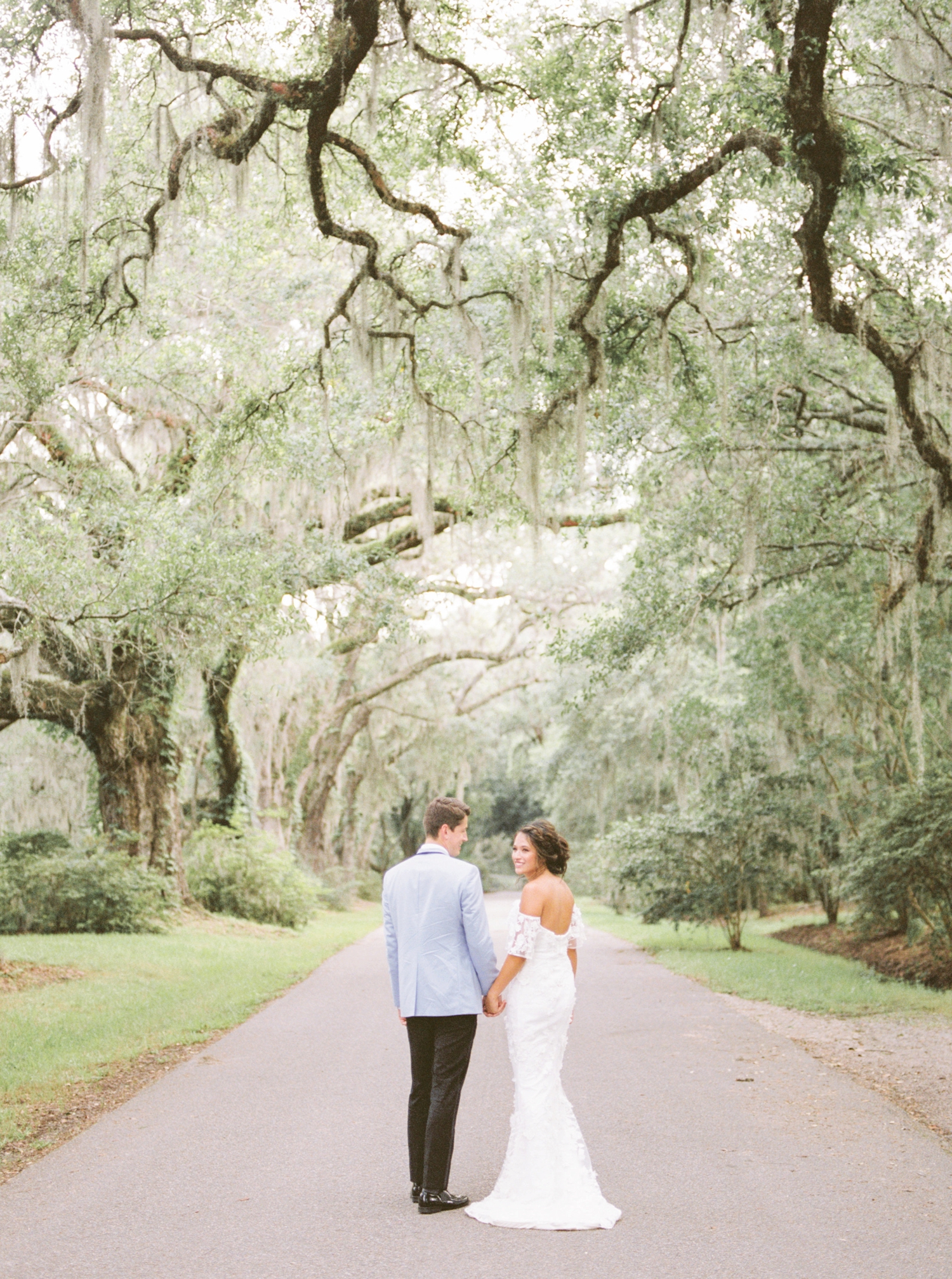 Charleston-South-Carolina-Beautiful-Film-Wedding-Photographer-Magnolia-Plantation-and-Gardens-Wedding-Photos_5143.jpg