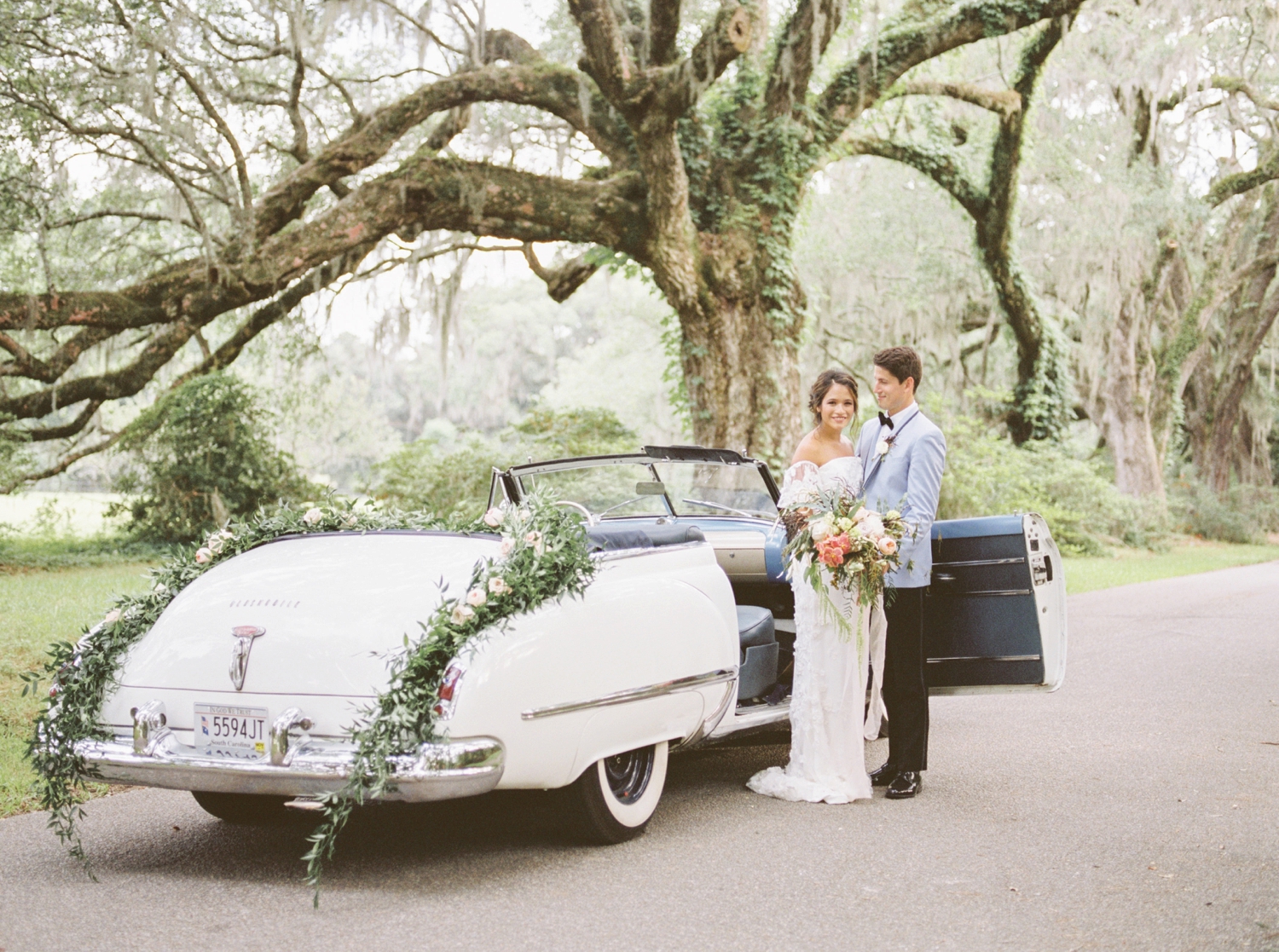 Charleston-South-Carolina-Beautiful-Film-Wedding-Photographer-Magnolia-Plantation-and-Gardens-Wedding-Photos_5146.jpg