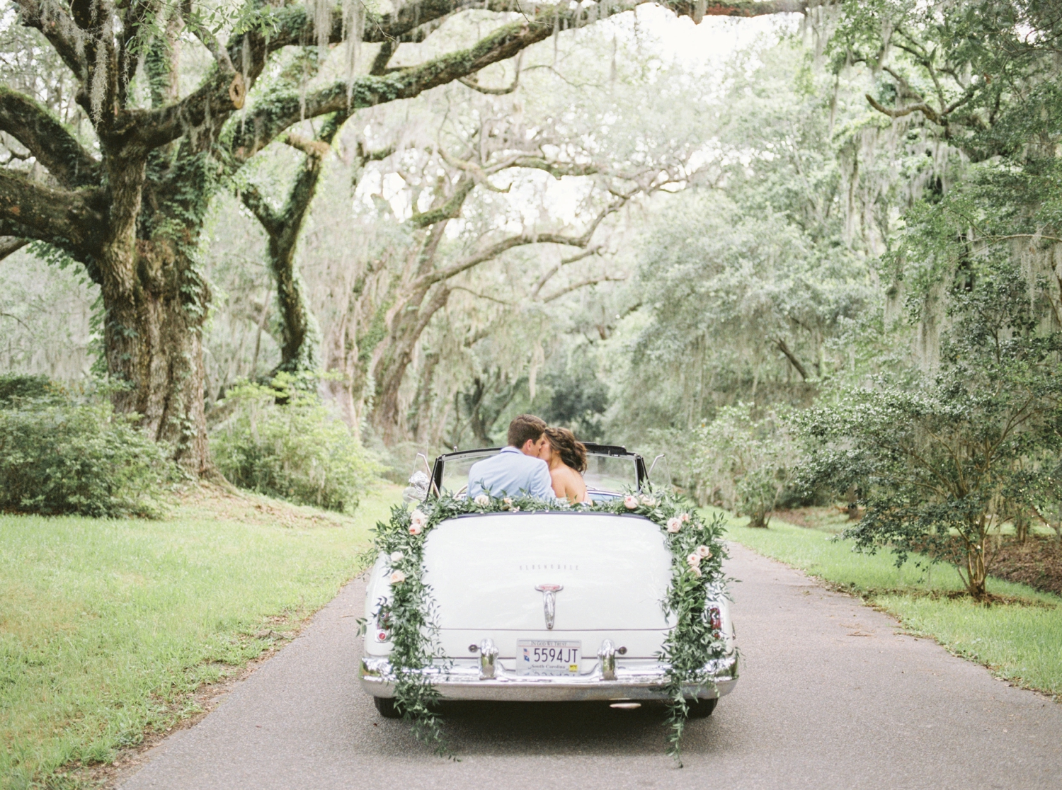 Charleston-South-Carolina-Beautiful-Film-Wedding-Photographer-Magnolia-Plantation-and-Gardens-Wedding-Photos_5152.jpg